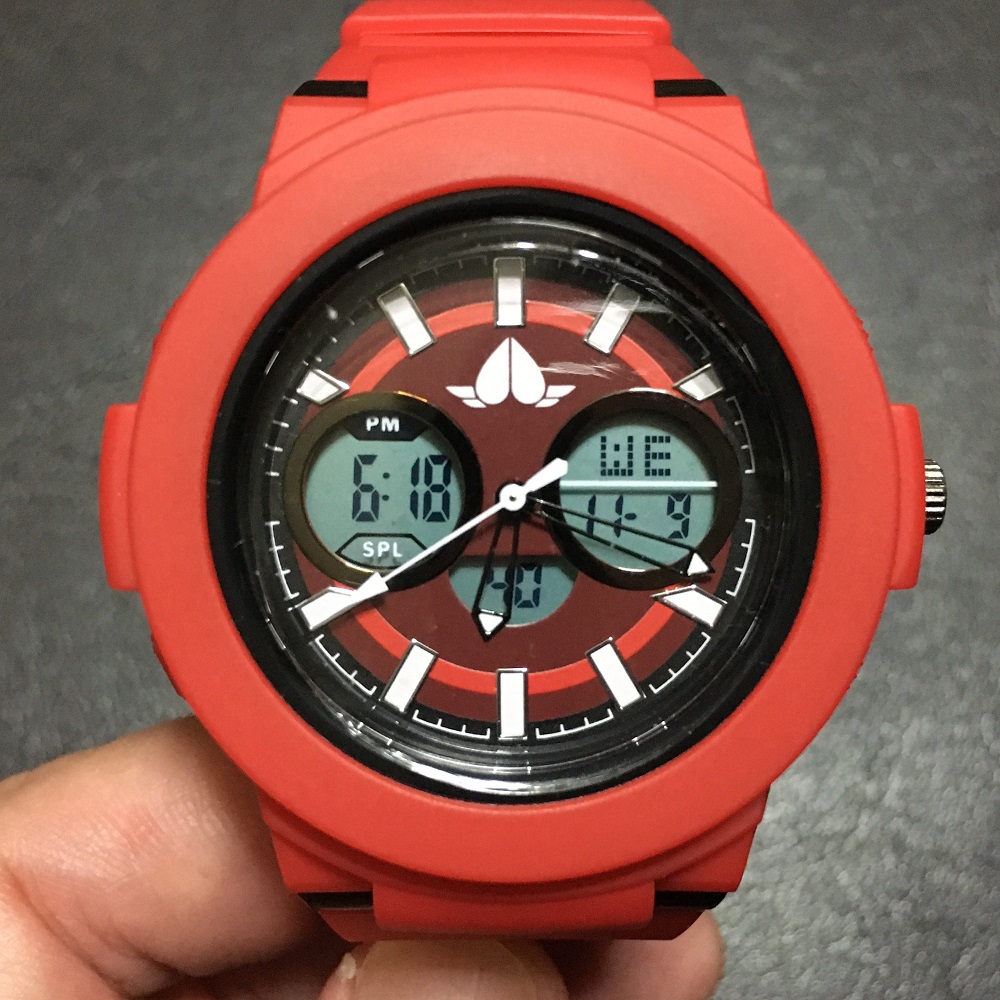 桃井タロウの腕時計フェイス